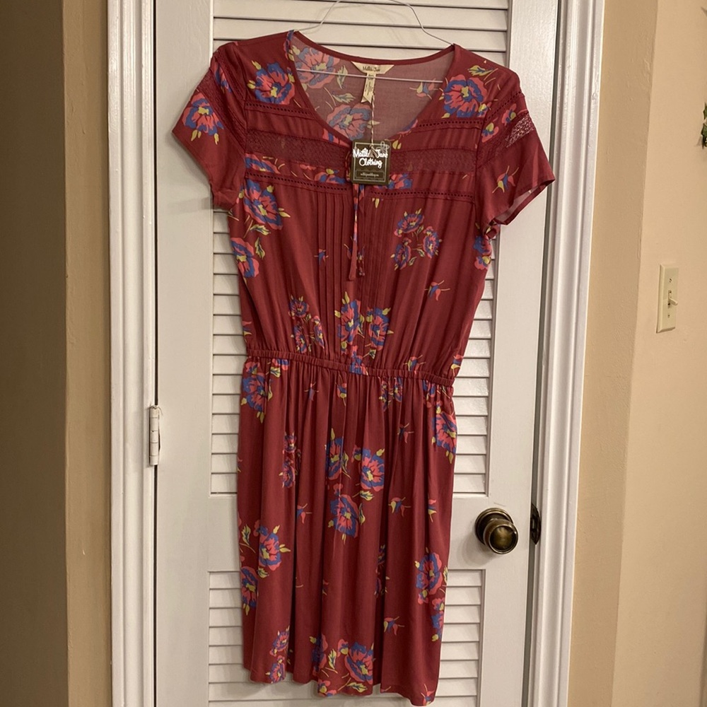 Women’s Dress; Casual
